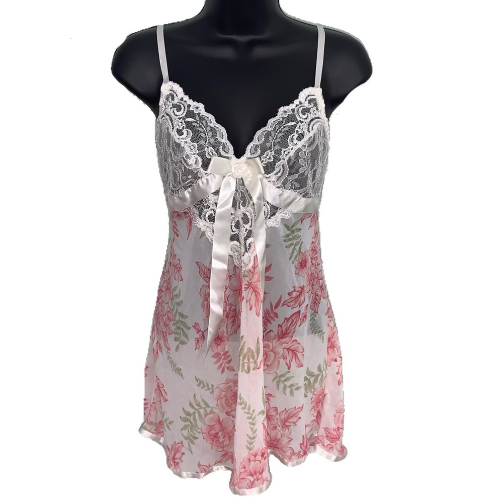White lace and floral nightie